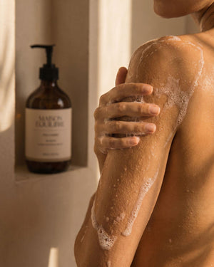 Utilisation du gel douche mains et corps Peau d’Ambre