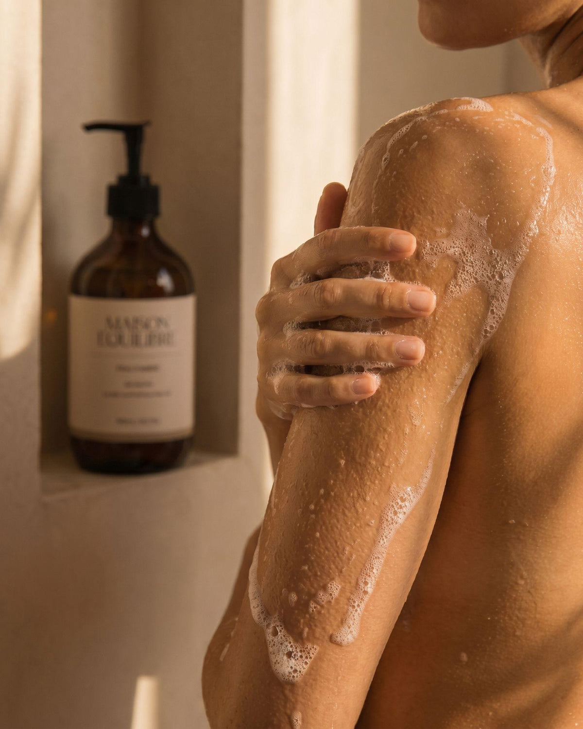 Utilisation du gel douche mains et corps Peau d’Ambre
