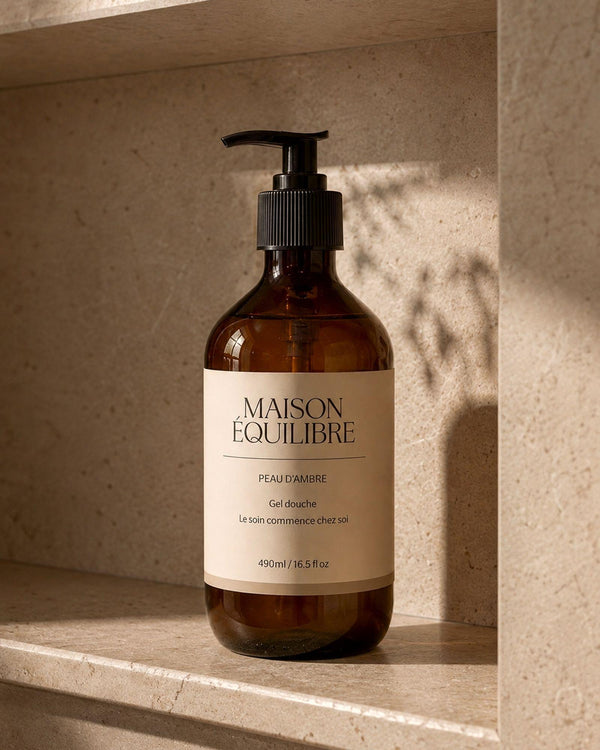 Peau d’Ambre dans une salle de bain chaleureuse